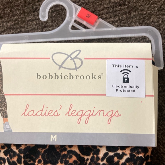 Bobbie Brooks Leopard Print Ladie’s Leggings - Picture 2 of 3